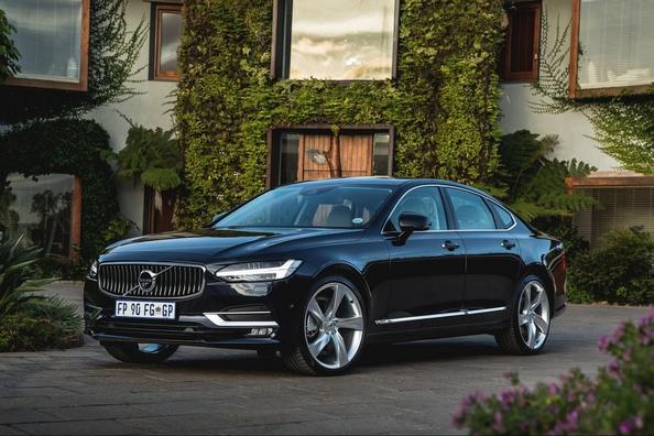 Premium-sedan Volvo S90 - koeajo