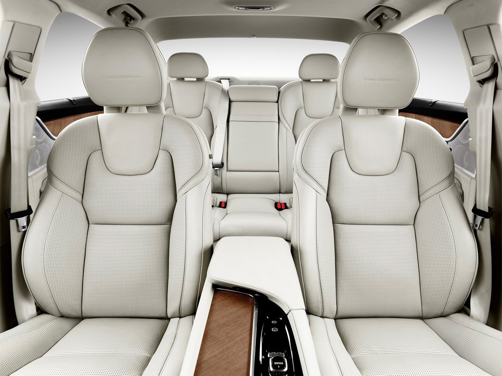 Premium-sedan Volvo S90 - koeajo