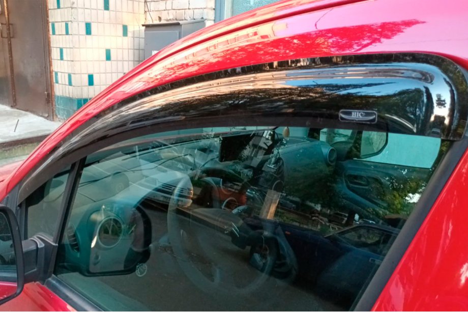 Citroen Berlingo 2008–2018 Sivulasin tuuliohjaimet (2 kpl, HIC) Kuva 8