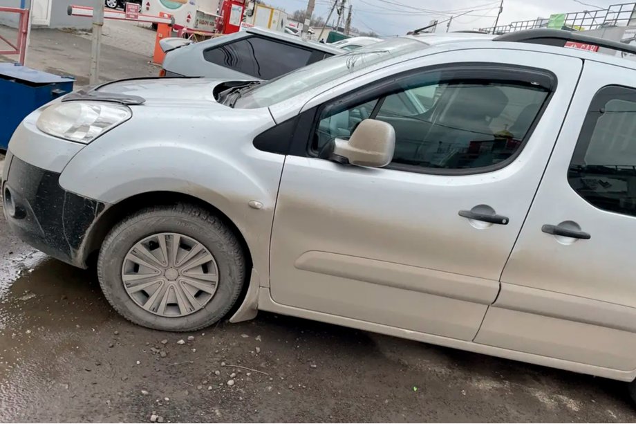 Citroen Berlingo 2008–2018 Sivulasin tuuliohjaimet (2 kpl, HIC) Kuva 12