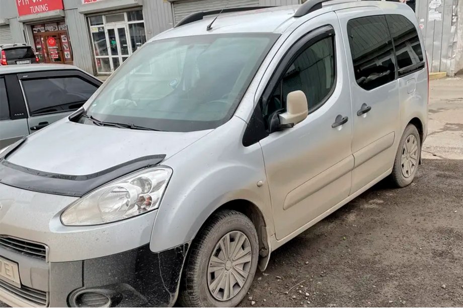 Citroen Berlingo 2008–2018 Sivulasin tuuliohjaimet (2 kpl, HIC) Kuva 15