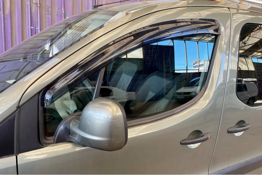 Citroen Berlingo 2008–2018 Sivulasin tuuliohjaimet (2 kpl, HIC) Kuva 2
