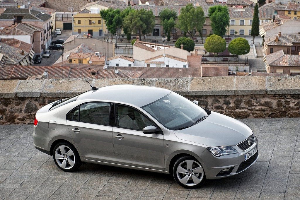 Seat Toledo liftback - katsaus