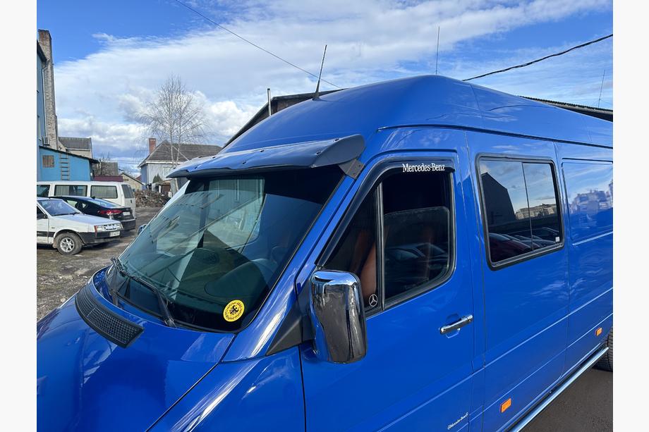 Volkswagen LT 1995–2006 Tuulilasin visiiri (kiiltomusta, 5 mm) Image