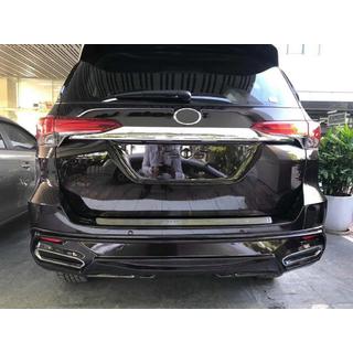 Facelift-sarja (vuosimalliin 2018) Toyota Fortuner 2015– kuva 2