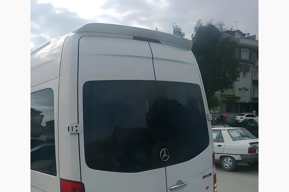 Volkswagen Crafter 2006–2016 Anatomik-spoileri (kapea malli, maalattava) Kuva 1