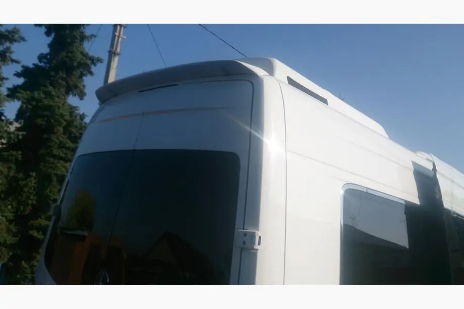 Volkswagen Crafter 2006–2016 Anatomik-spoileri (kapea malli, maalattava) Kuva 11