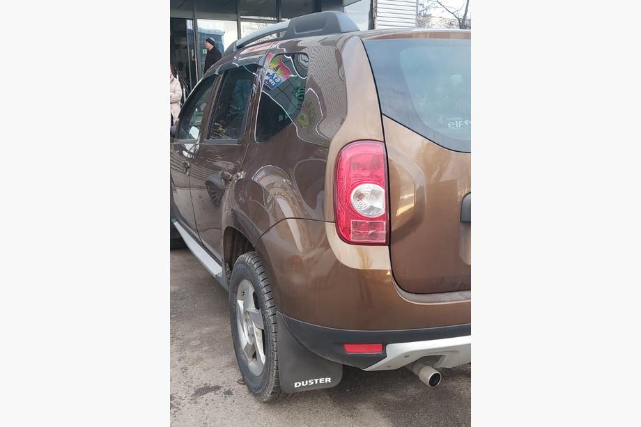 Dacia Duster 2008–2018 Premium takaroiskeläpät (2 kpl) Image