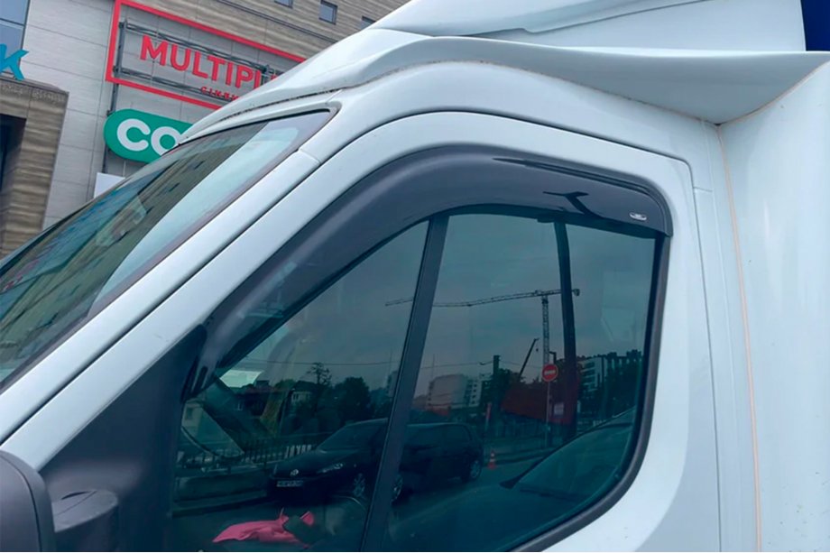 Nissan NV400 2010–2024 Sivulasin tuuliohjaimet (2 kpl, HIC) Image