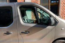 Nissan NV300/Primastar 2016– Ura-asenteiset ikkunatuuliohjaimet (2 kpl, HIC) kuva 3