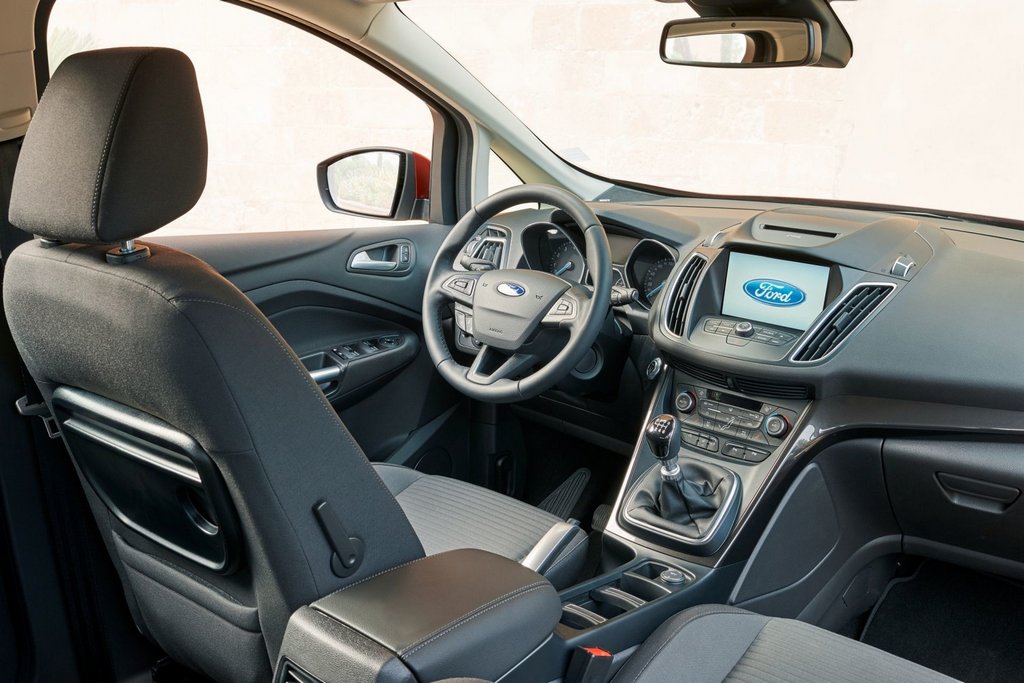 Viisipaikkainen Ford C-Max