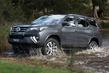 Koeajo: 7-paikkainen tikapuurunkoinen Toyota Fortuner kuva 1