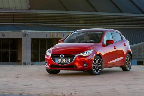 Kompakti viisiovinen Mazda 2 -hatchback