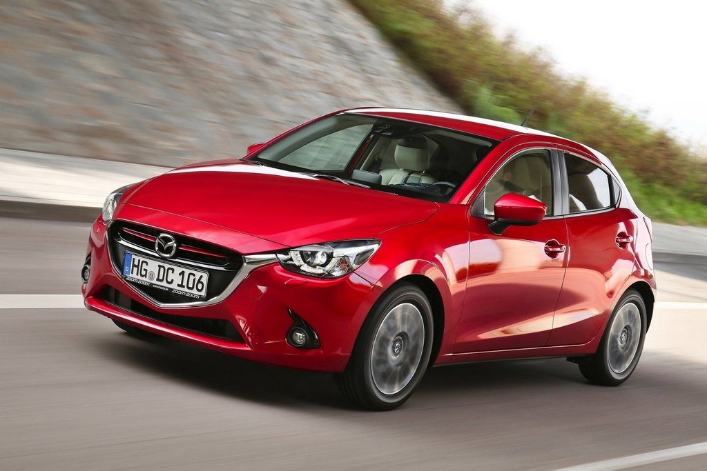 Kompakti viisiovinen Mazda 2 -hatchback