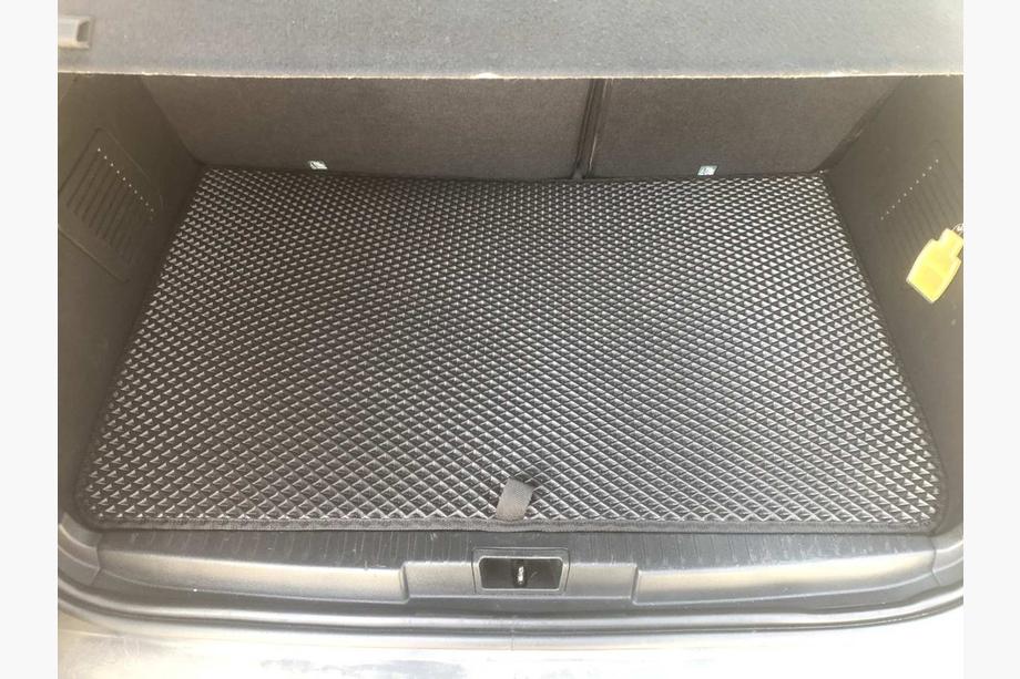 Renault Captur 2013–2019 EVA-tavaratilan matto ylähyllylle (Musta) Image