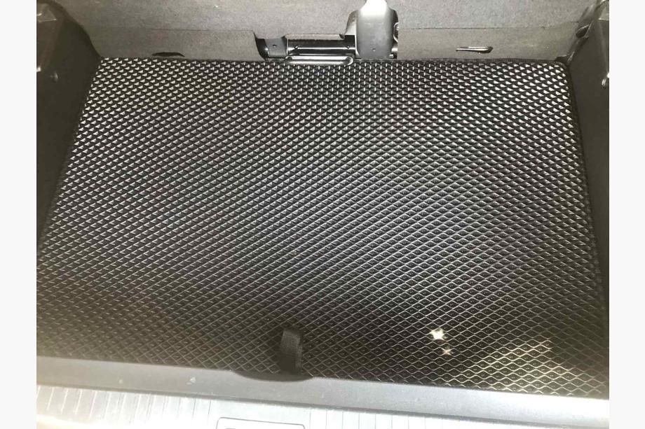 Renault Captur 2013–2019 EVA-tavaratilan matto alatasolle (musta) Image