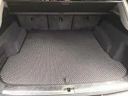 Audi Q7 2015–2026 Tavaratilan matto (EVA, musta) kuva 2