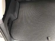 Audi Q7 2015–2026 Tavaratilan matto (EVA, musta) kuva 4