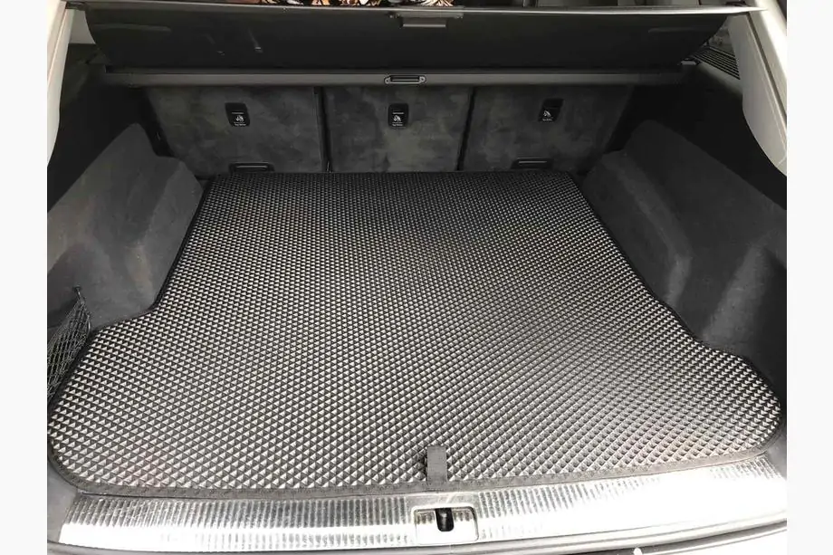 Audi Q7 2015–2026 Tavaratilan matto (EVA, musta) Image