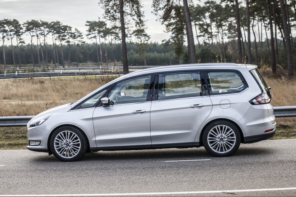 Koeajo: seitsenpaikkainen tila-auto Ford Galaxy
