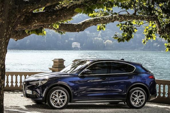 Katsaus kompaktiin crossoveriin: Alfa Romeo Stelvio