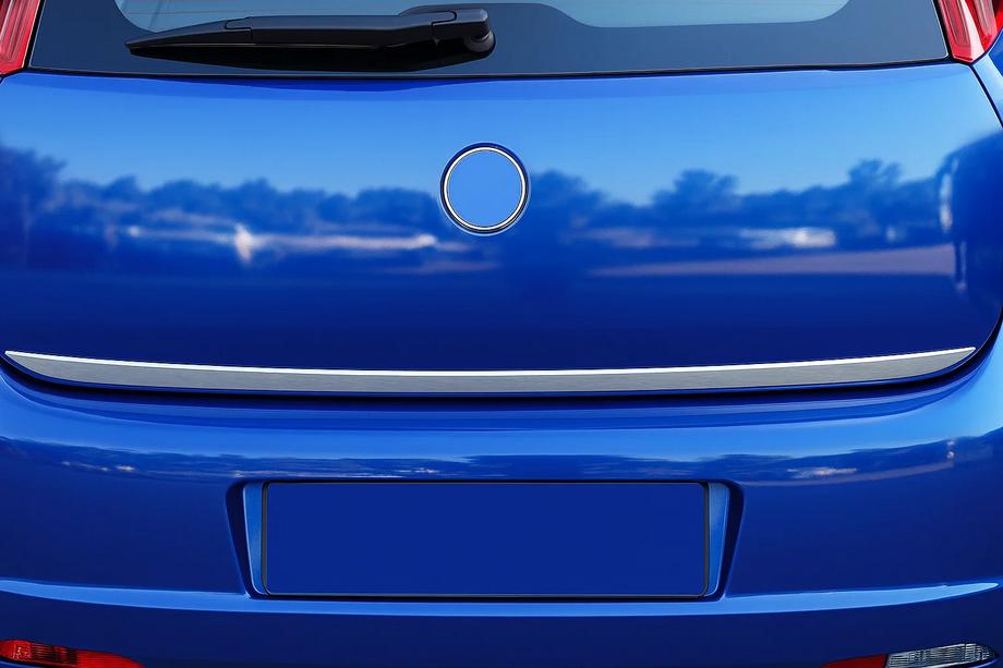 Fiat Punto Grande/EVO 2006–2018 Takalukun reunalista (ruostumaton teräs) Image