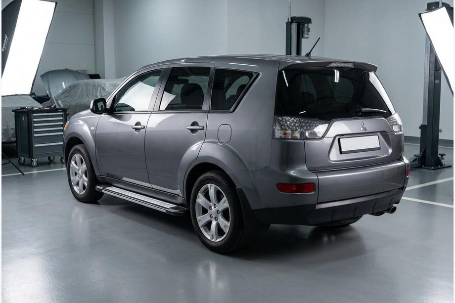 Mitsubishi Outlander 2006–2012 Rainbow-sivuporrassarja (2 kpl, alumiini) Image