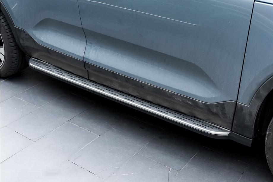 Volvo XC40 2018– Alkuperäiset sivuportaat (2 kpl) Image