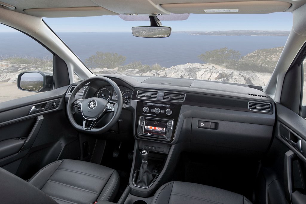 Katsaus kompaktiin tila-autoon: neljännen sukupolven Volkswagen Caddy