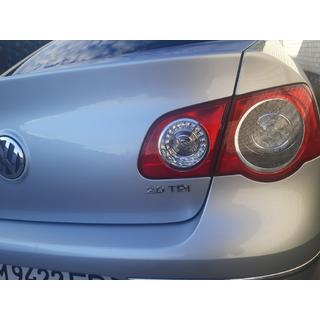 2.0 Tdi -embleemi (punaisella I:llä) kuva 2