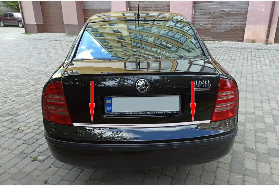 Skoda Superb 2001–2009 Takalukun reunalista (ruostumaton teräs) Image