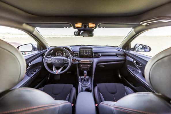 Hyundai Veloster -viistoperän toinen sukupolvi Kuva 10