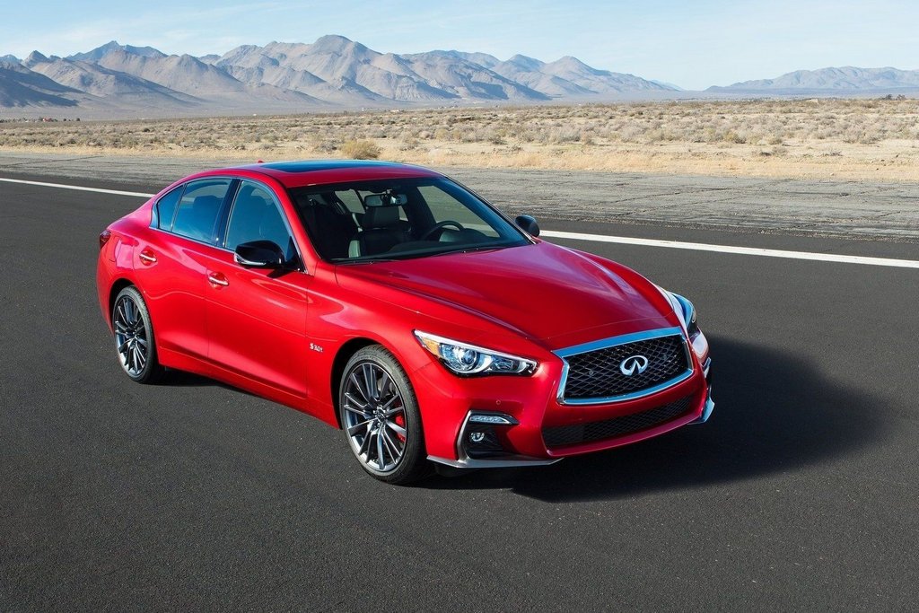 Premium-sedanin Infiniti Q50 päivitetty versio