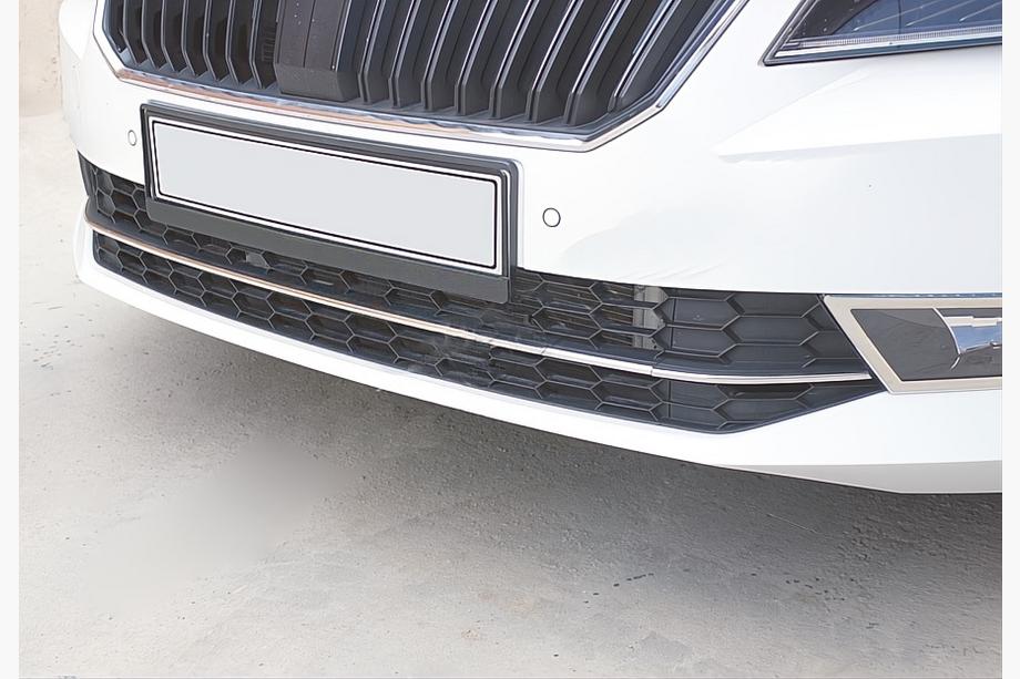 Skoda Superb 2015–2024 OmsaLine etupuskurin kromisuojalistat (3 kpl, ruostumaton teräs) Image