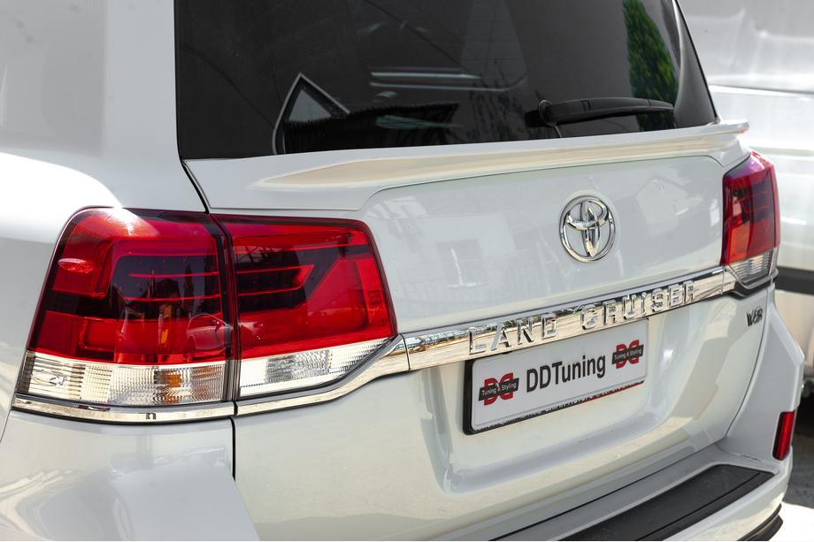 Toyota Land Cruiser 200 2007–2021 WALD-spoileri (alempi, 2016-2021) Valkoinen väri Image