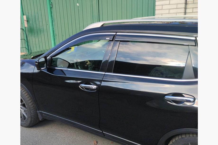 Nissan X-trail T32/Rogue 2014–2021 Tuuliohjaimet kromilistalla (4 kpl, Niken) Image
