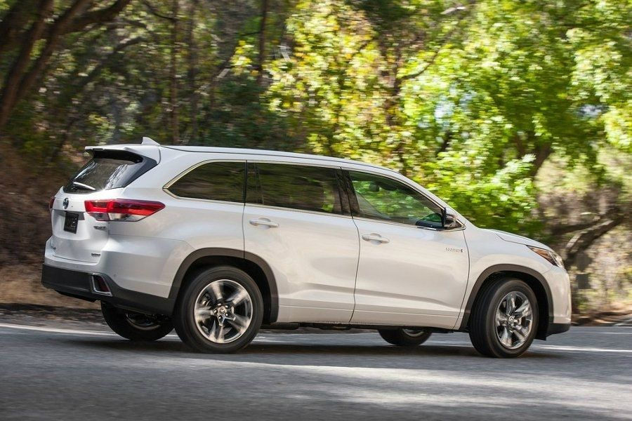 Katsaus kolmannen sukupolven Toyota Highlander -crossoveriin