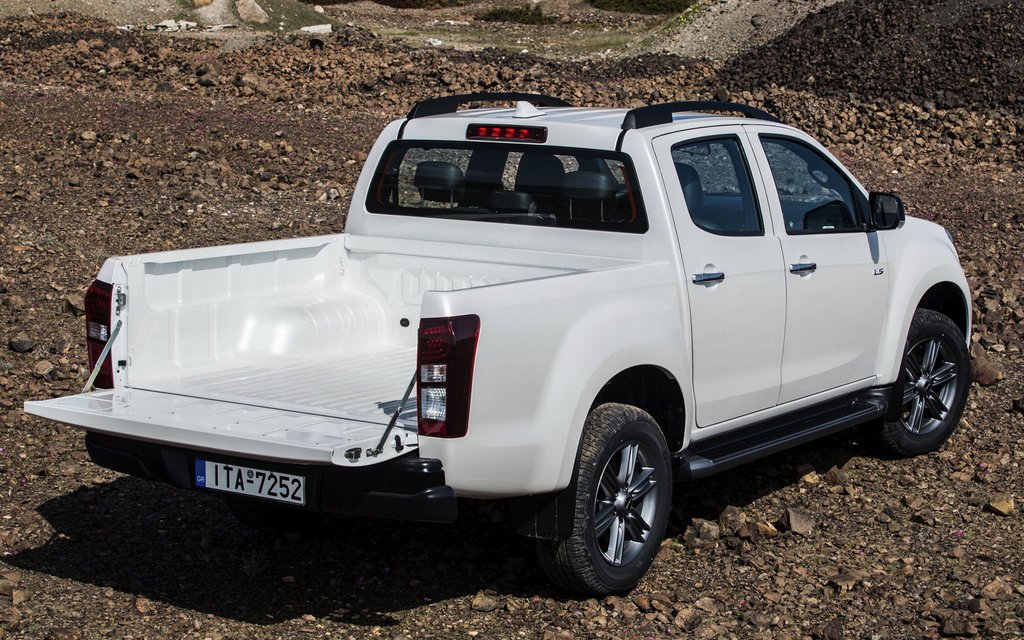 Koeajo: keskikokoinen pickup Isuzu D-Max