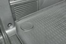 SsangYong Rexton I 2001–2017 Kuminen tavaratilan matto (Novline) asennukseen kuva 3