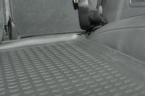 SsangYong Rexton I 2001–2017 Kuminen tavaratilan matto (Novline) asennukseen kuva 4