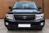 Toyota Land Cruiser 200 2007–2021 Jäähdyttimen säleikkö 2012-2016 (TRD) kuva 1