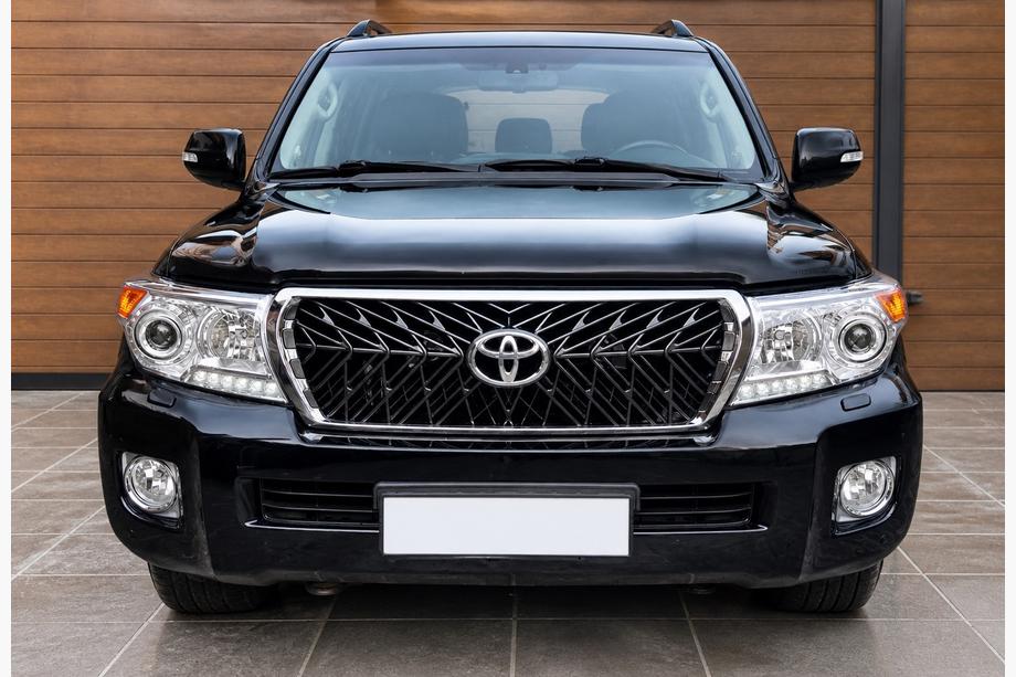 Toyota Land Cruiser 200 2007–2021 Jäähdyttimen säleikkö 2012-2016 (TRD) Image