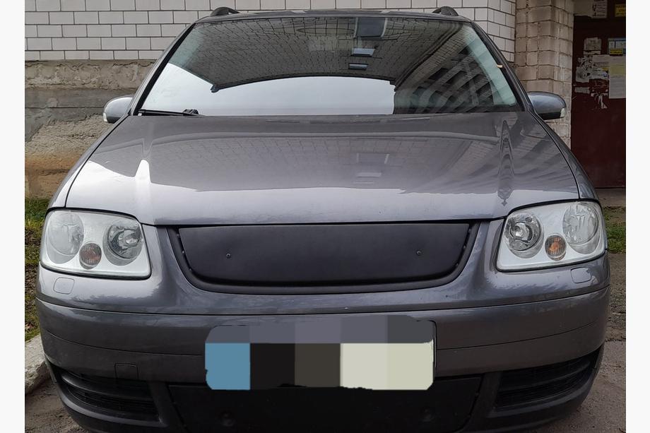 Volkswagen Touran 2003–2010 Jäähdyttimen talvisuoja (yläosa, 2003-2006) Matta Image
