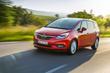 Katsaus kompaktista tila-autosta Opel Zafira kuva 10