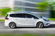 Katsaus kompaktista tila-autosta Opel Zafira kuva 3