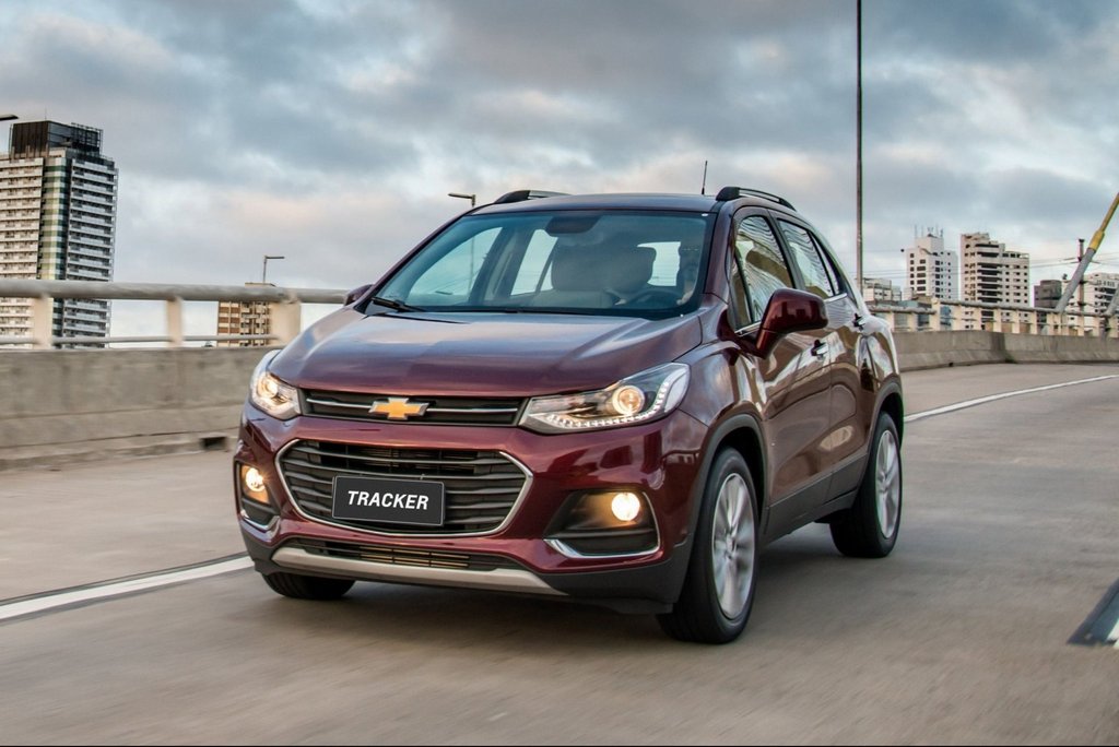 Katsaus kompaktiin crossoveriin Chevrolet Tracker
