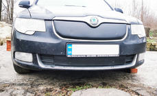 Skoda Superb 2009–2015 Talvisuojus jäähdyttimen säleikköön (yläosa, 2008-2013) kuva 3