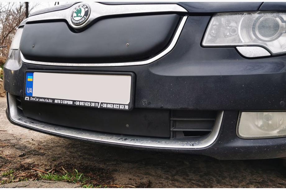 Skoda Superb 2009–2015 Talvisuojus jäähdyttimen säleikköön (yläosa, 2008-2013) Matta Kuva 2
