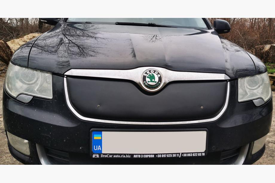 Skoda Superb 2009–2015 Talvisuojus jäähdyttimen säleikköön (yläosa, 2008-2013) Image