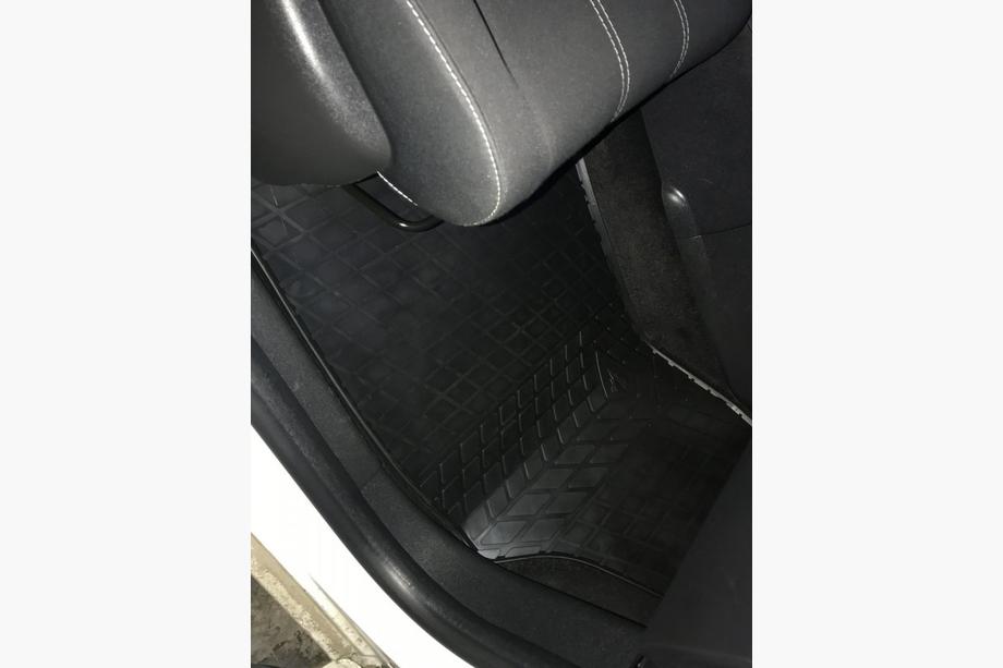 Renault Fluence 2009–2016 Kumimatot (4 kpl, Stingray Premium) Kuva 2